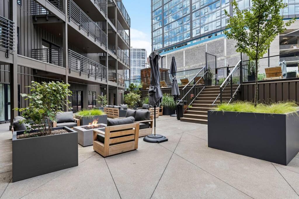 Апартаменты Skyline View, Pool, Gym, Balcony'S, Walk To Bway! Нэшвилл Экстерьер фото