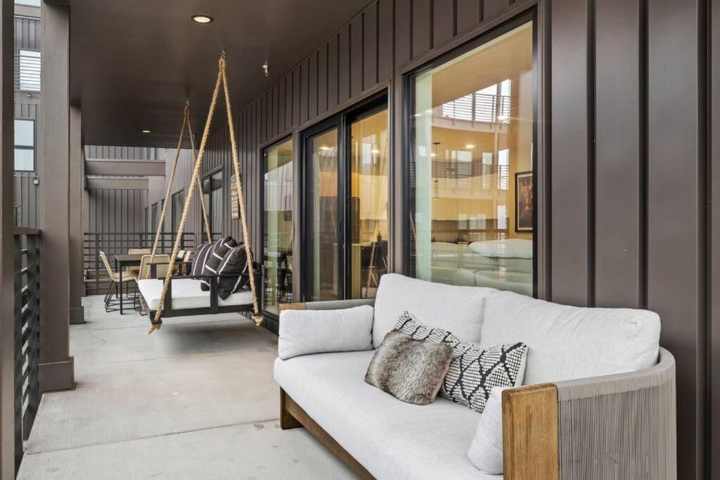 Апартаменты Skyline View, Pool, Gym, Balcony'S, Walk To Bway! Нэшвилл Экстерьер фото