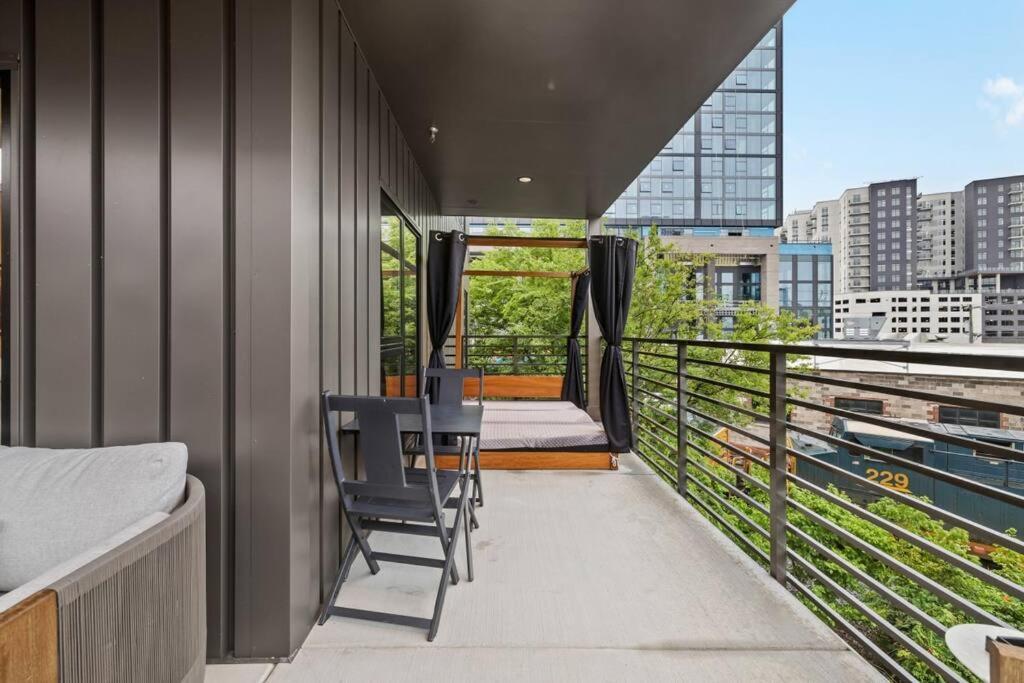 Апартаменты Skyline View, Pool, Gym, Balcony'S, Walk To Bway! Нэшвилл Экстерьер фото